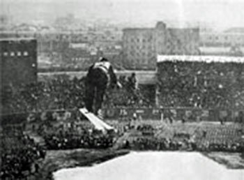 後楽園球場で第1回全日本選抜スキー・ジャンプ大会、1938年2月27日